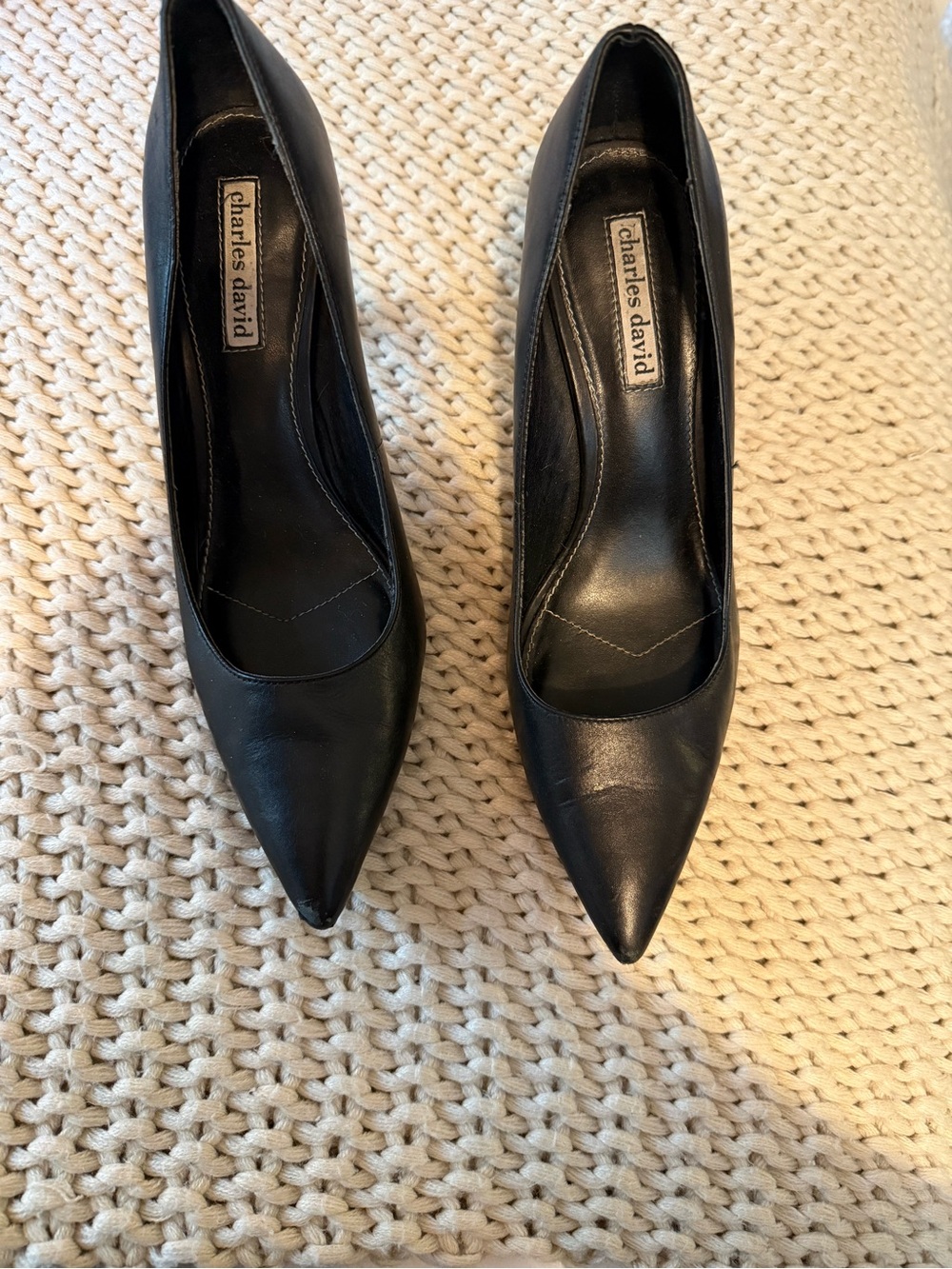 Charles David Black Leather Pointed-Toe Pumps